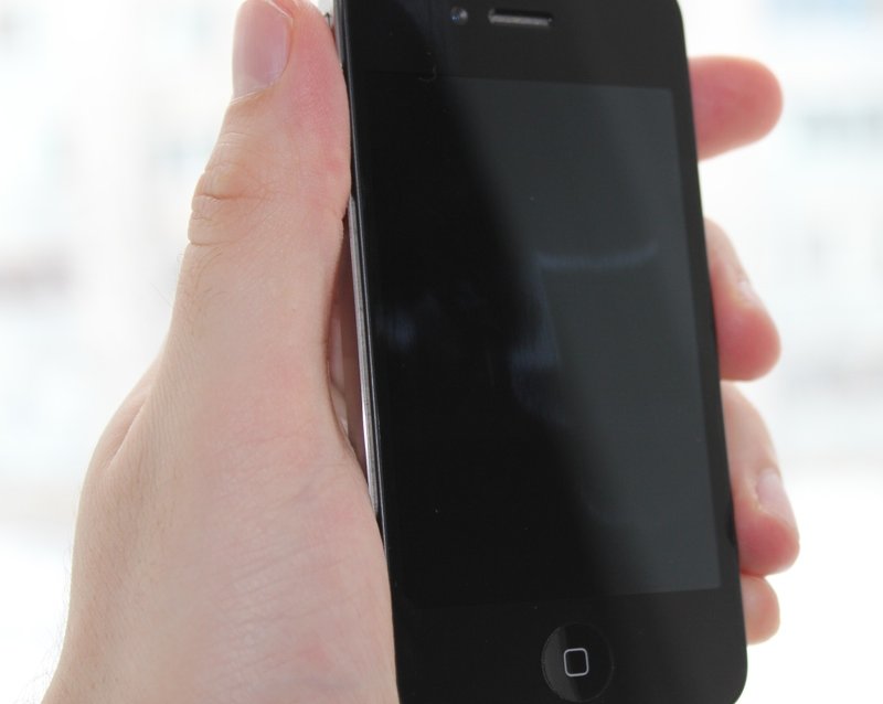 Московские аферисты пытаются заработать на iPhone 4