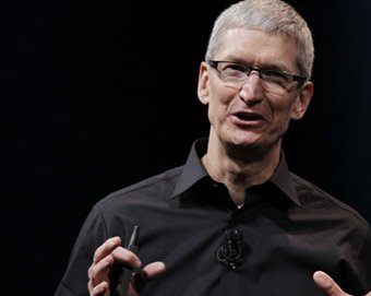 Тим Кук защищает честь Apple и раскрывает подробности о новых продуктах