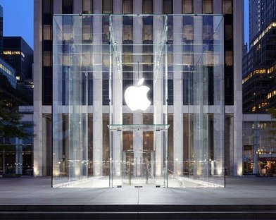 Как встречали рождество в магазинах Apple, Sony и Microsoft
